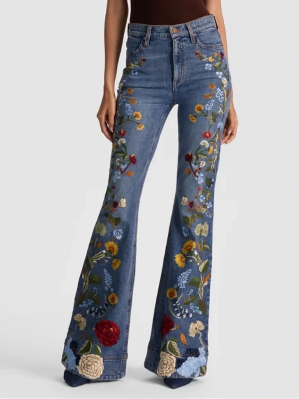 Alice + Olivia
BEAUTIFUL EMBROIDERED JEAN - Picture 2 of 16